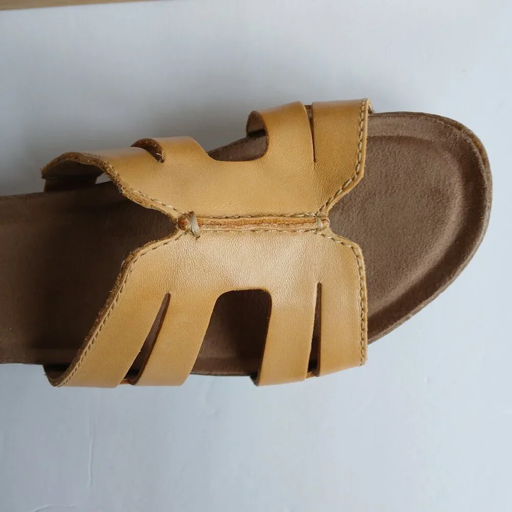 Earth Origins women's tan sandals Sz 7M